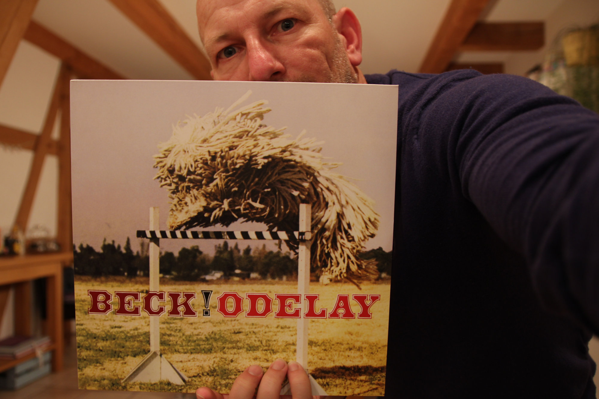 Selfie mit dem Vinylalbum "Odelay" von Beck